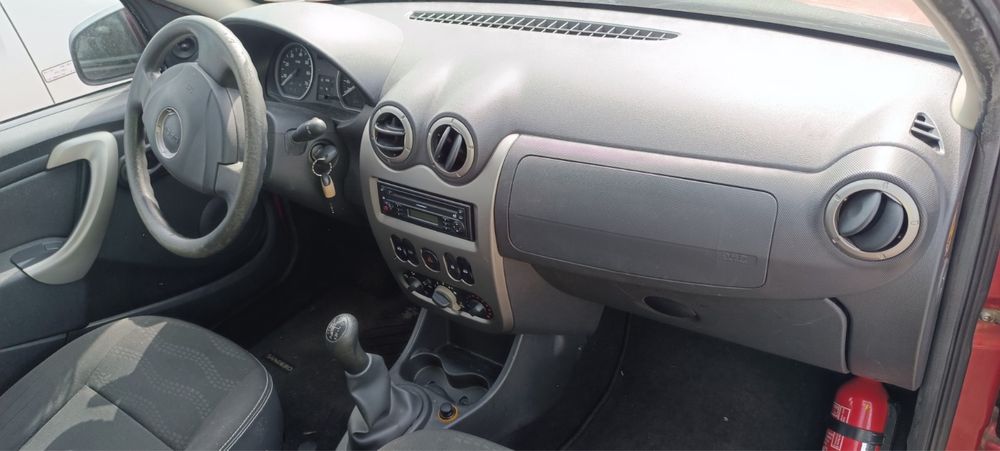 Dacia Sandero 1.5 DCi 2010г. на части