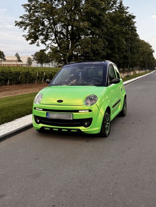 Microcar M.GO Family 4 locuri 21 cp Unic Se poate conduce de la 16 ani