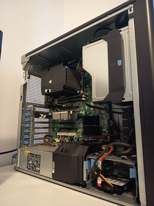 PC warkstation dell t3600, xeon E5 1603, 8 GB, ssd 240 gb