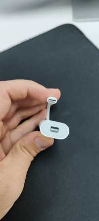 Adaptor Apple Thunderbolt 3 (USB C)   Thunderbolt 2