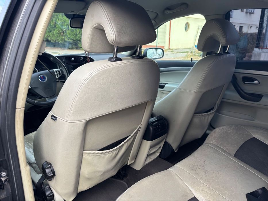 Vând saab impecabil adus recent din Spania