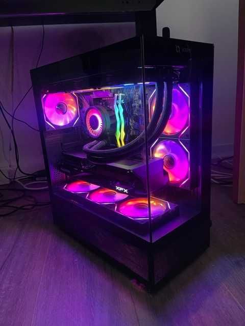 PC Gaming XFX Radeon RX 9070 XT - AMD Ryzen 7 9800X3D 4.7GHz