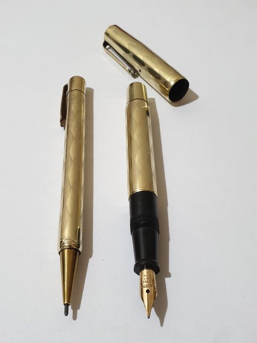 Stilou Zenith aur vintage