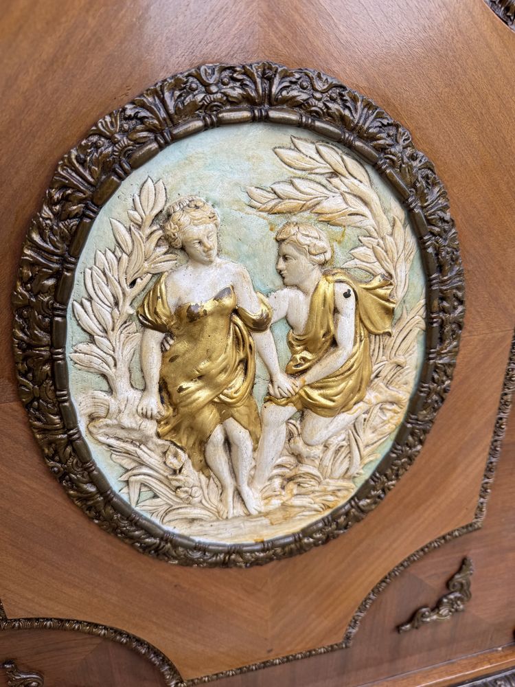 Comoda din lemn masiv cu intarsii, ornamente bronz si blat de marmura