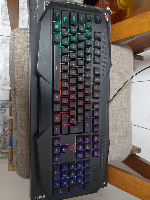 Tastatura Gaming Trust Avonn GXT 830
