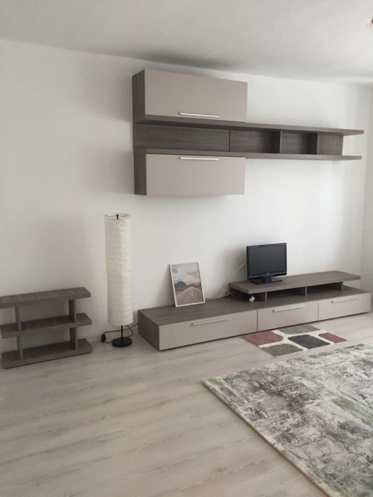 Inchiriez garsoniera in zona Mall Vitan