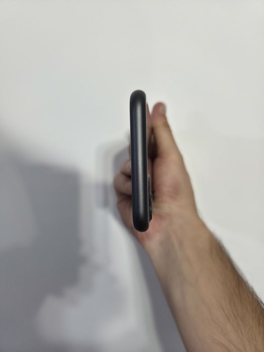 Vând iPhone 11 64 GB