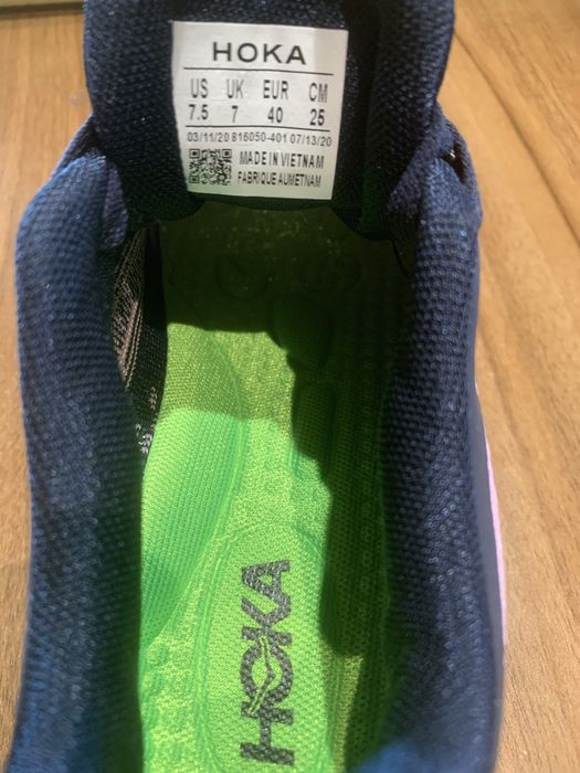 Vând Hoka nr. 40