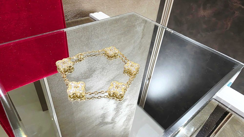 Van Cleef & Arpels VCA 5 Gold Diamond Vintage Alhambra Дамска Гривна