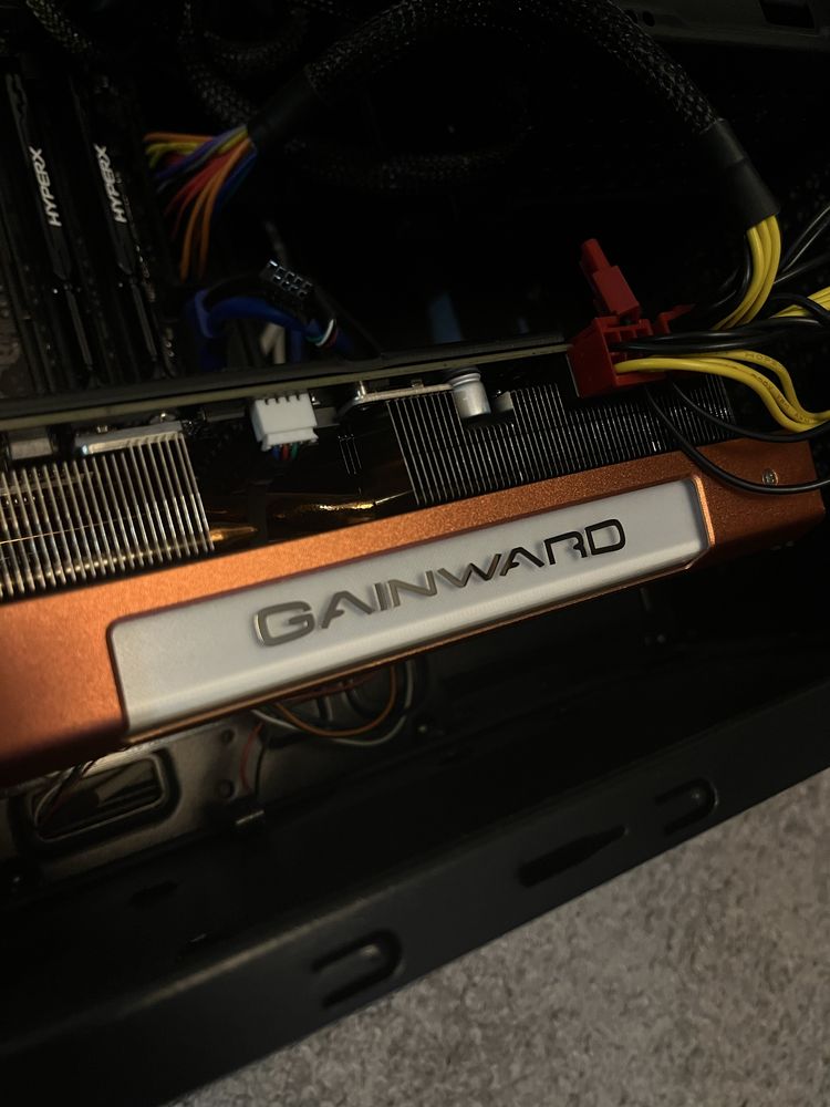 Гейминг Компютър (GTX 1080, i7-7700 —> виж описанието)