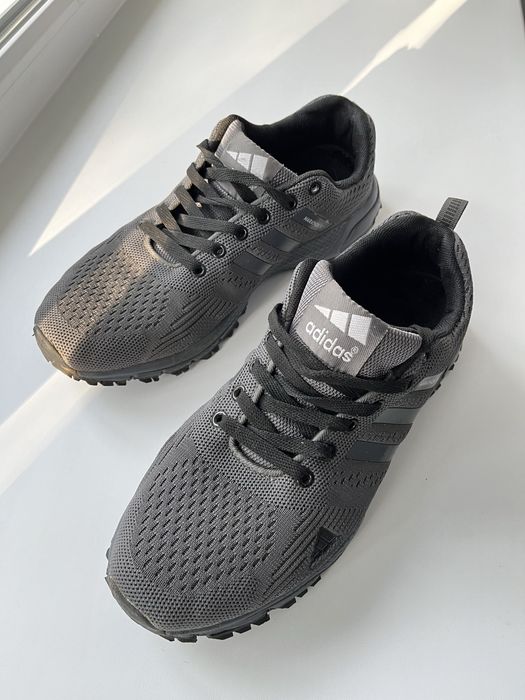 Кроссовки Adidas отличное состояние