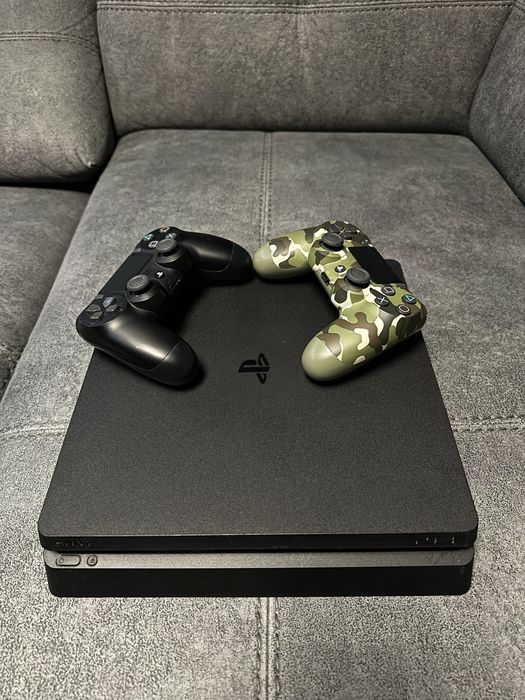 Ps4 slim 500 GB с два джойстика