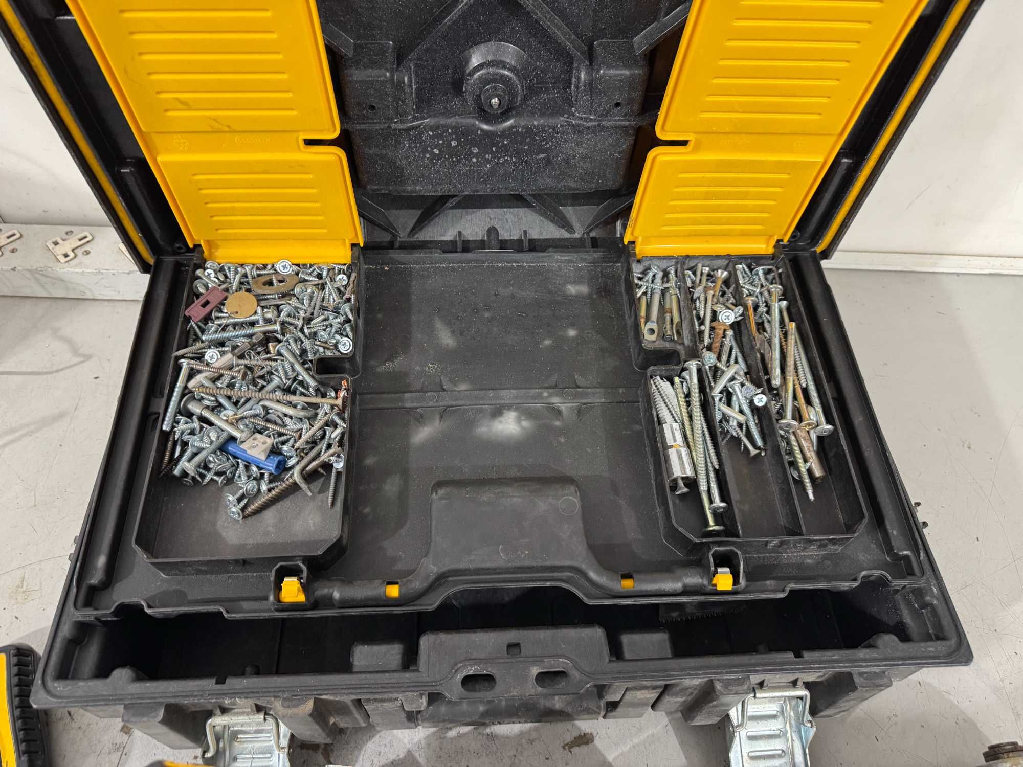Винтоверт, импактор, реноватор - Dewalt 18 V li ion BL