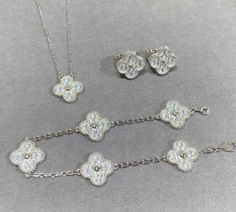 Van Cleef & Arpels позлатено колие