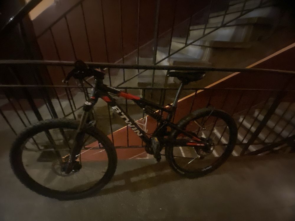 Bicicletă full suspension