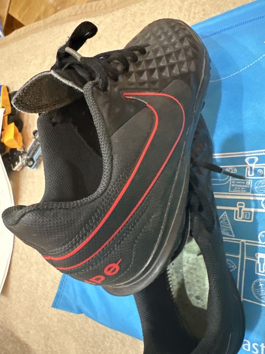 Сороножки Найк для футбола