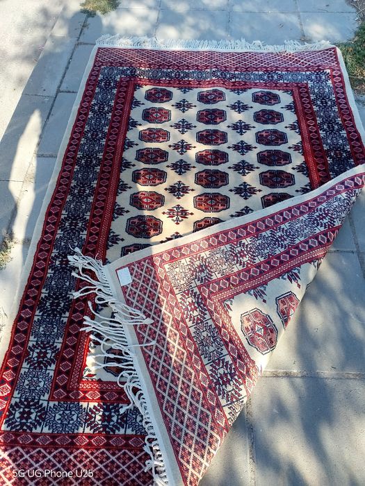 Ръчно тъкан килим