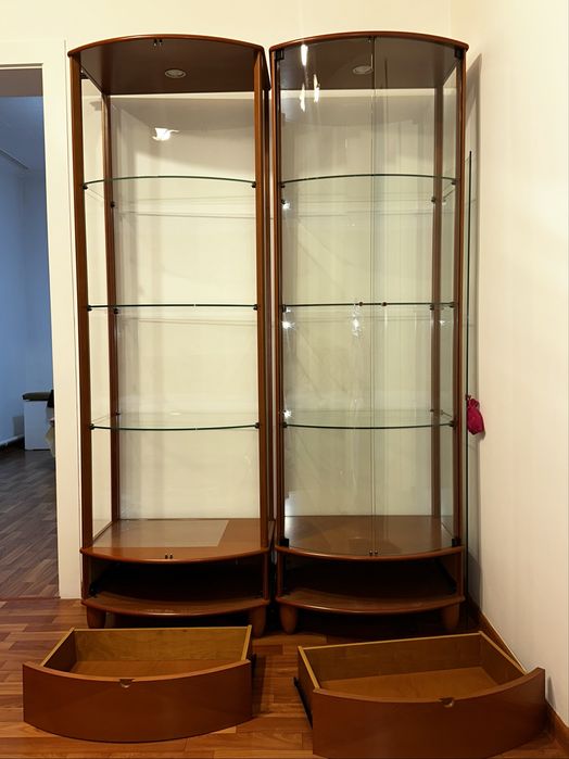 Стеклянный винтажный, итальянскиый шкаф