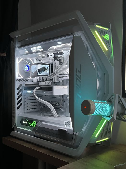 Carcasa ASUS ROG Hyperion GR701 White