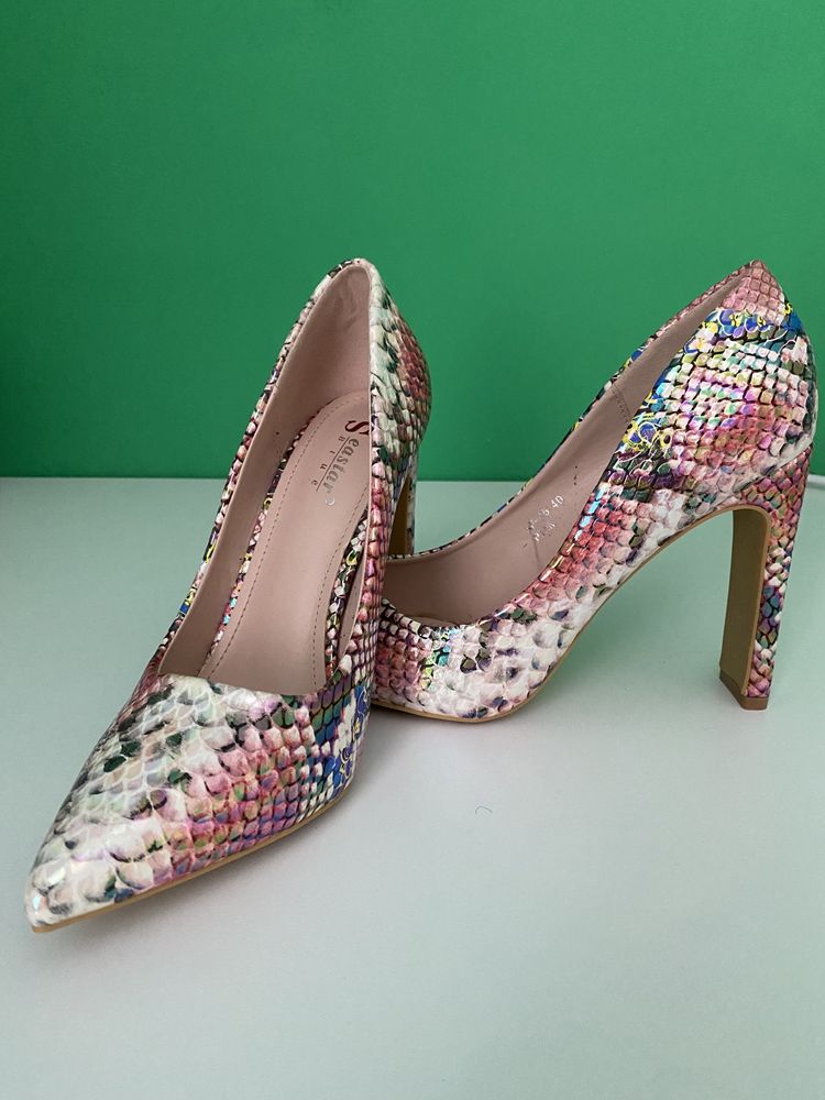 Pantofi stiletto cu toc dreptunghiular