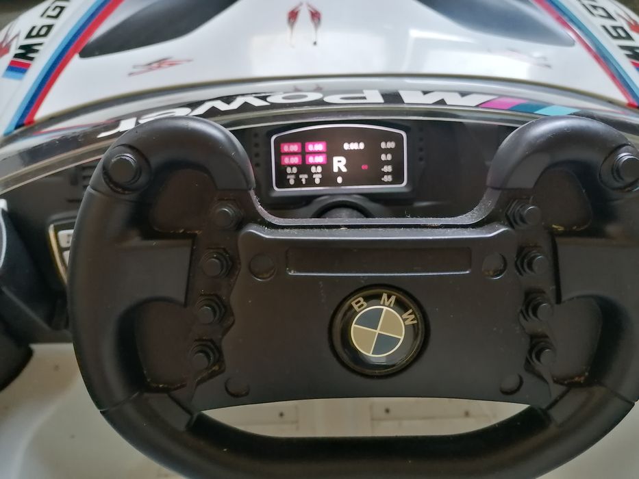 Mașinuța BMW electrică pentru copii