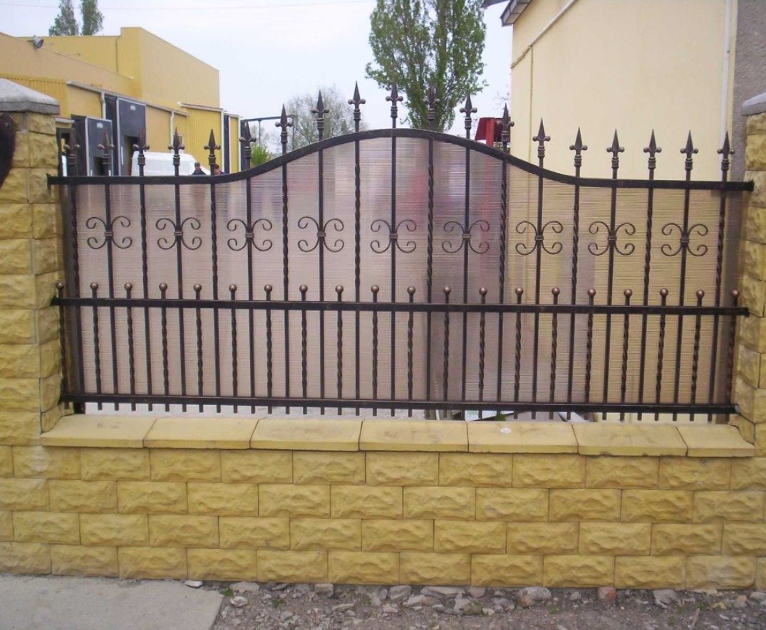 Executam garduri si porti din materialele mele sau ale clientului