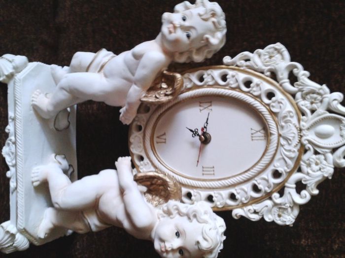 Часовник -настолен гипсов