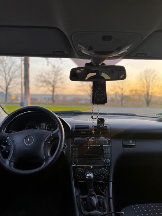 Mercedes-Benz C 200
