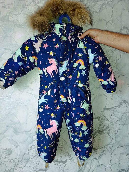 Продаю зимний комбинезон на девочку