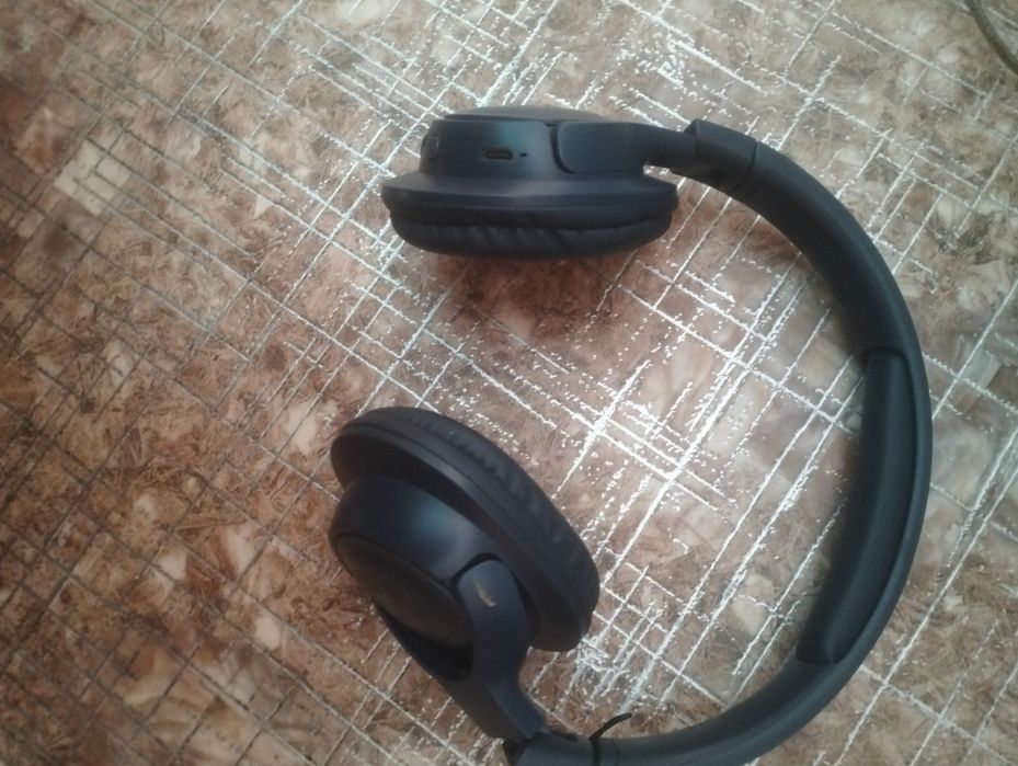 Сәлеметсізбе мына наушник құлағы үзіліп қалған өздерінііз жөндетіп