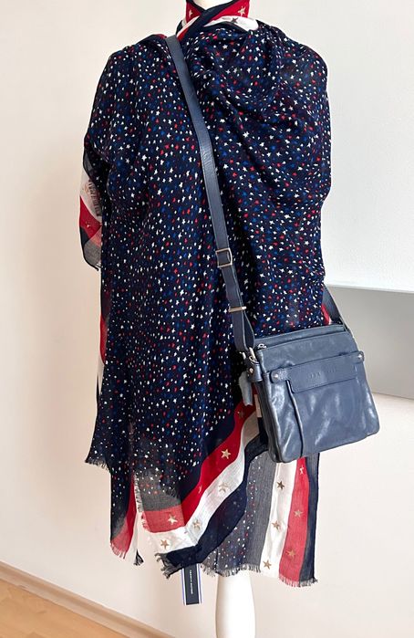 Tommy Hilfiger нов кокетен звезден шал