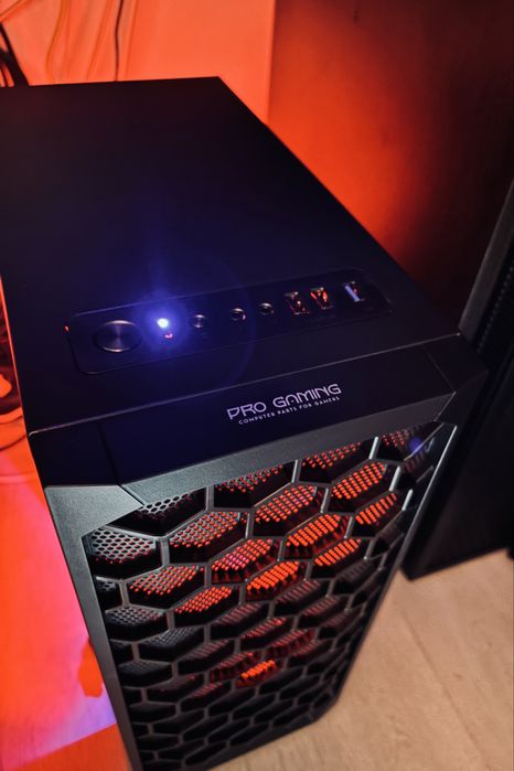 Ryzen 5 5600X, RX 5700 XT 8GB, 16GB DDR4 3600MHz, SSD M2