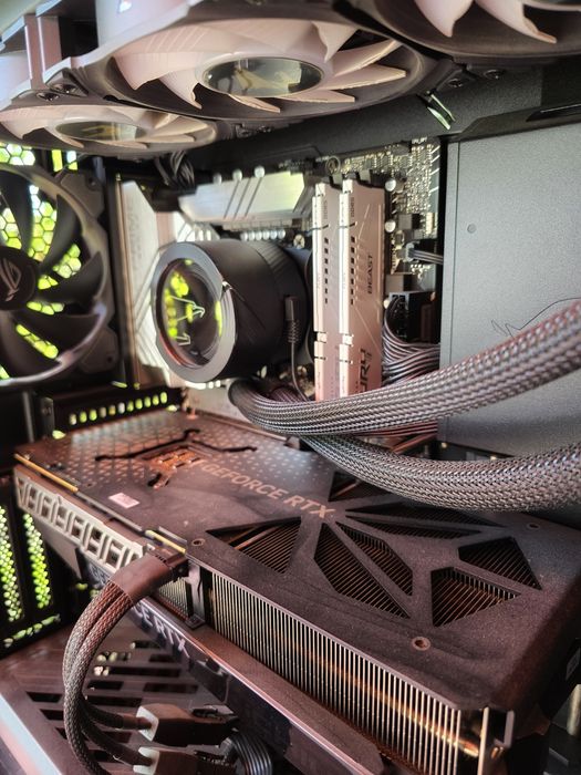 RTX 4090 Inno3D iChill X3