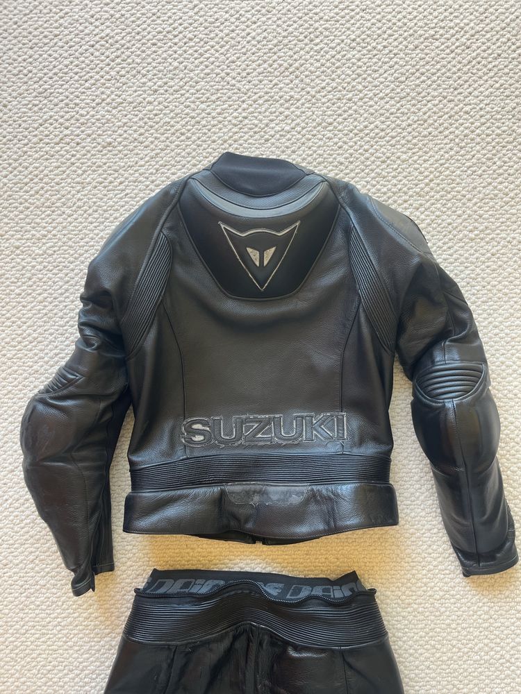 Дамски мото екип Suzuki Dainese
