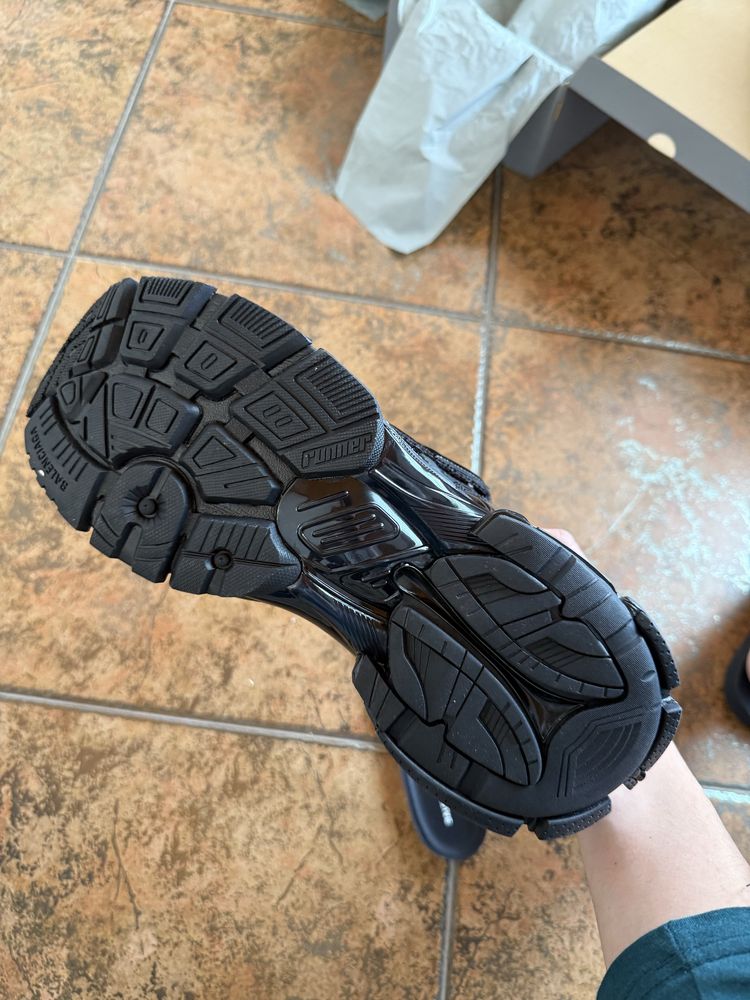 Adidasi Balenciaga Runner Negri „Triple Black”