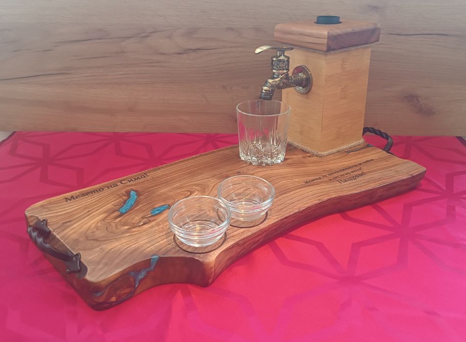 Диспенсър за алкохол (Орех)