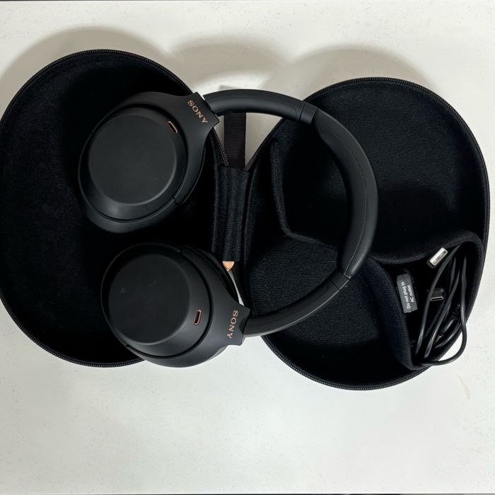 Наушники SONY WH1000-XM4