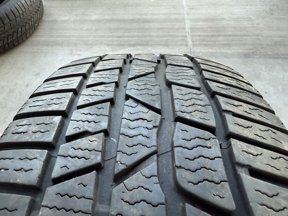 4бр. КАТО НОВИ Зимни Гуми 205/60R/16 -CONTINENTAL- DOT:0323- 7.9м+6.3м