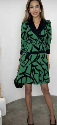 Платье новое, размер 44, цвет зеленый