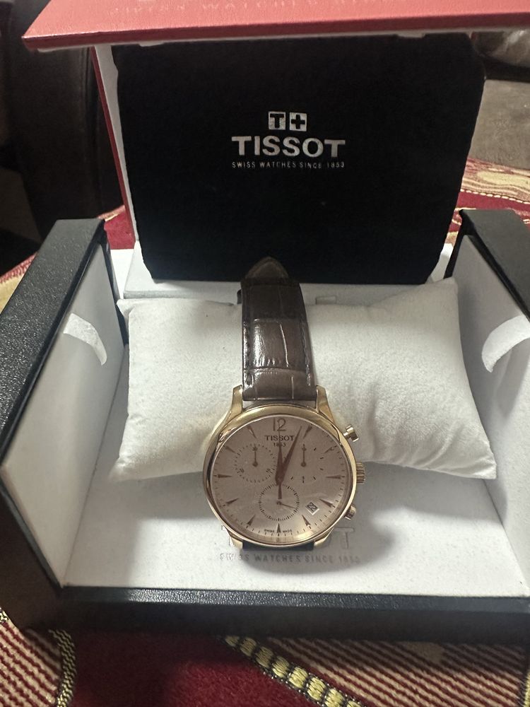 Продам часы Tissot