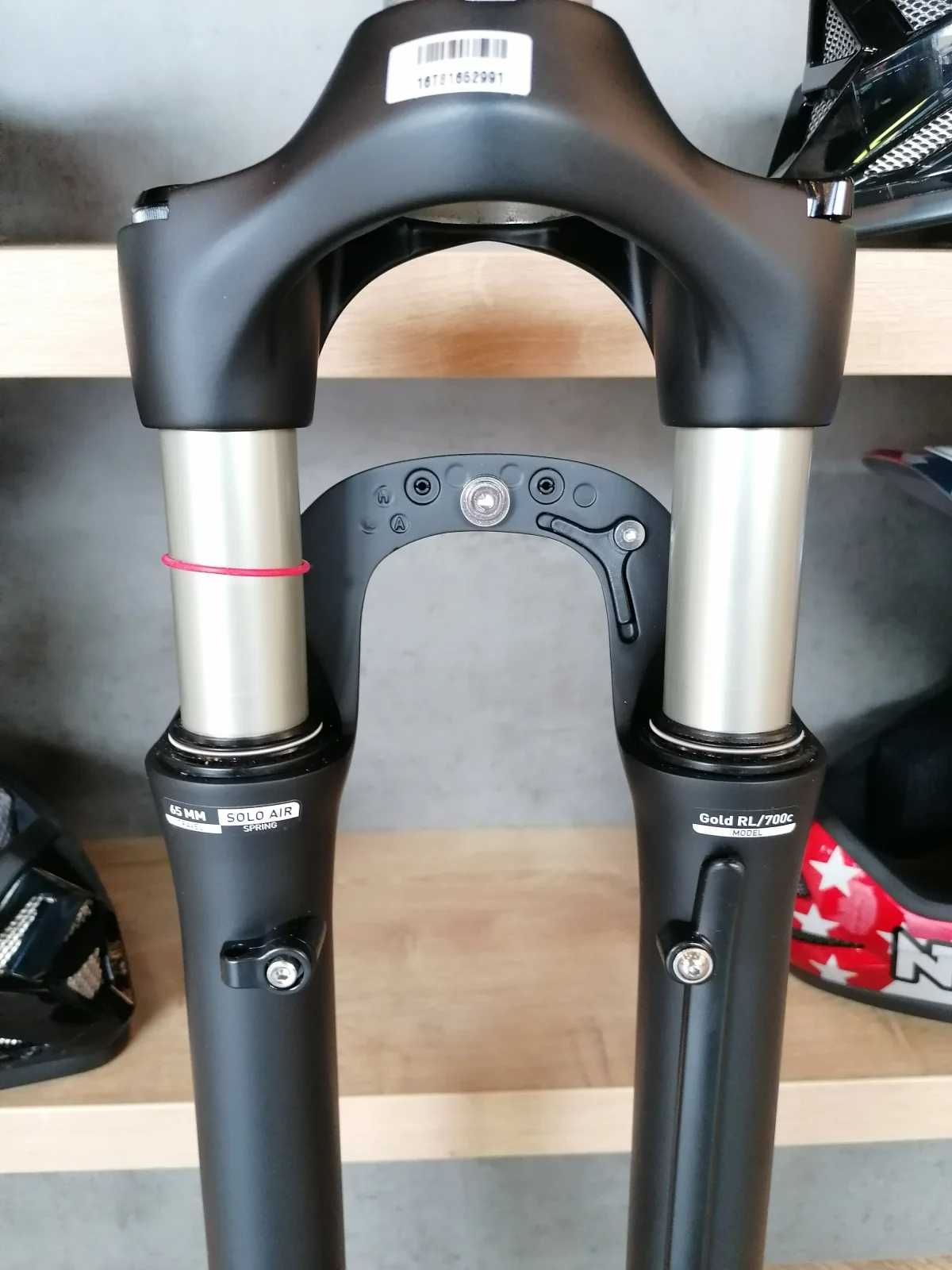 Furca 28"/29" RockSHOX Paragon Gold 65mm Solo Air, Ax QR, Gat Tapered