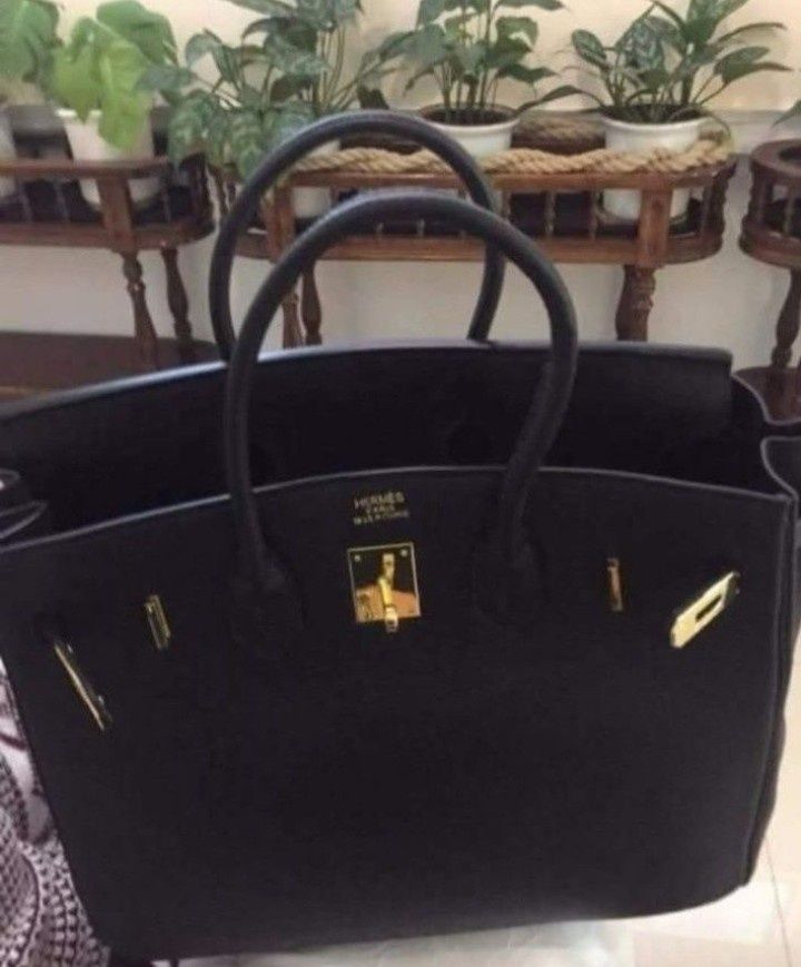 Geanta damă,super model, accesorii metalice (41cm L)