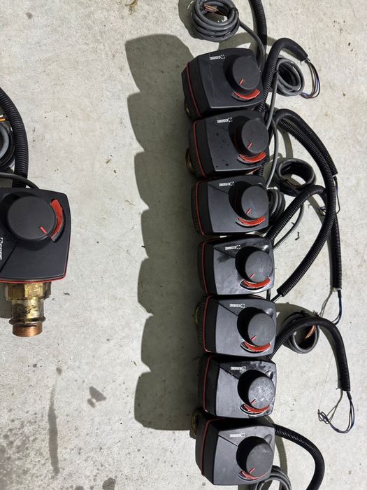 Vana cu trei căi ESBE cu servomotor 8 bucati