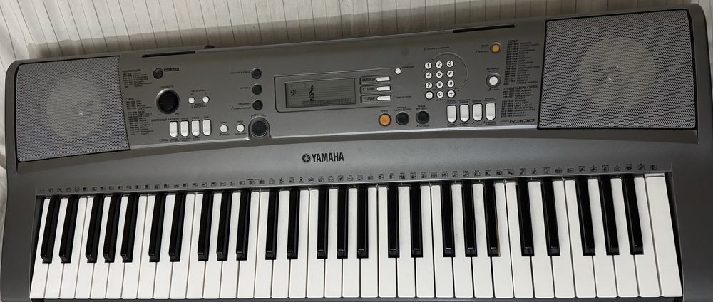 Yamaha psr R300 синтезатор