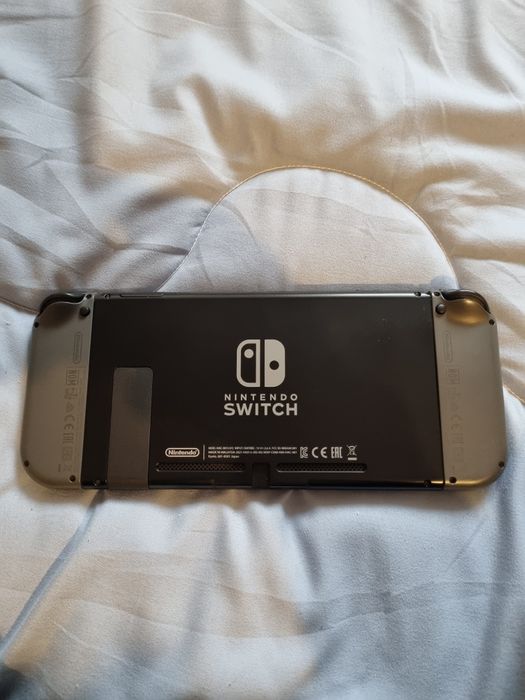 Nintendo switch нинтендо слич в много добро състояние