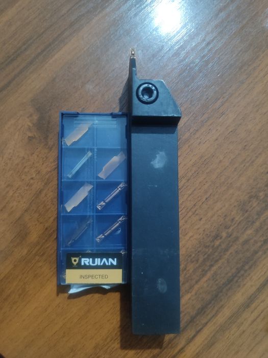 Резец механический, отрезной/конавочный на 3 мм.