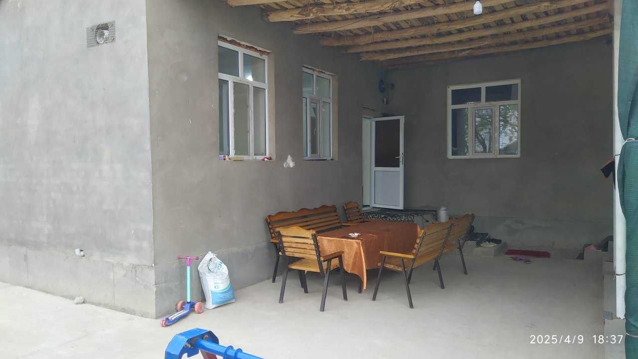 Xovli sotiladi. 3 xonali Dom bosa barter bor