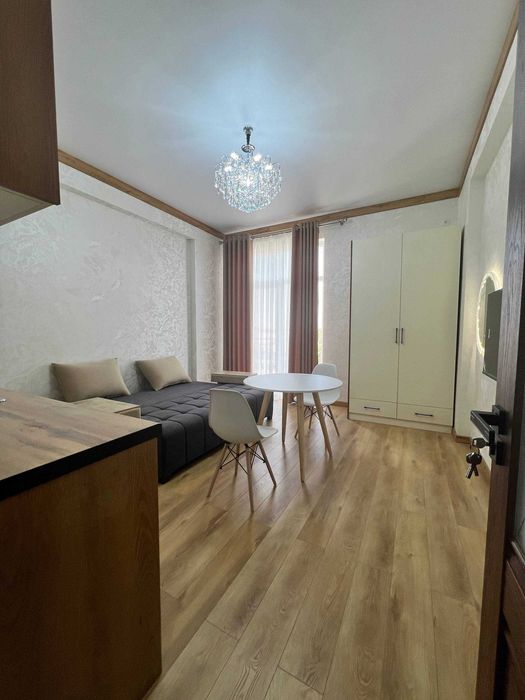 Миробода янги 1 хона ремонт-мебели б-н 24000у.е. ремонтсиз 20000у.е.