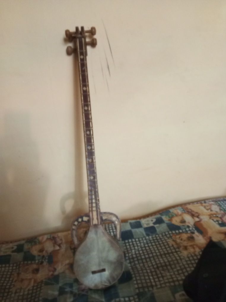 Rubob sotiladi srochni