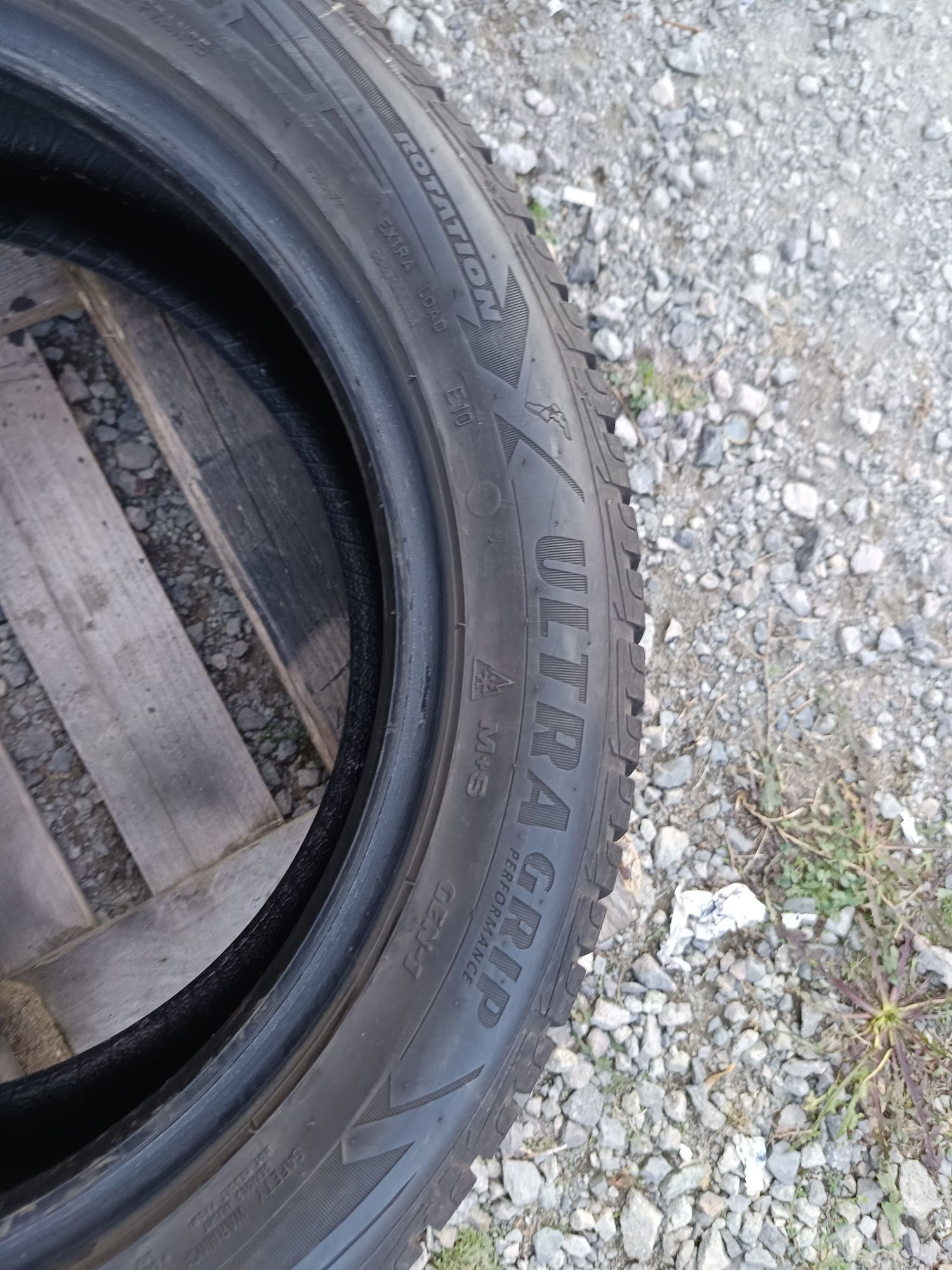 215.55R 17.98V GOODYEAR ДОТ 3217